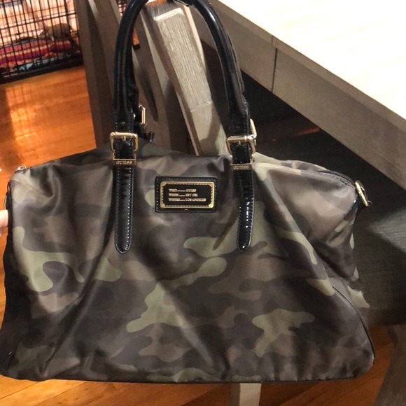 guess camo bag